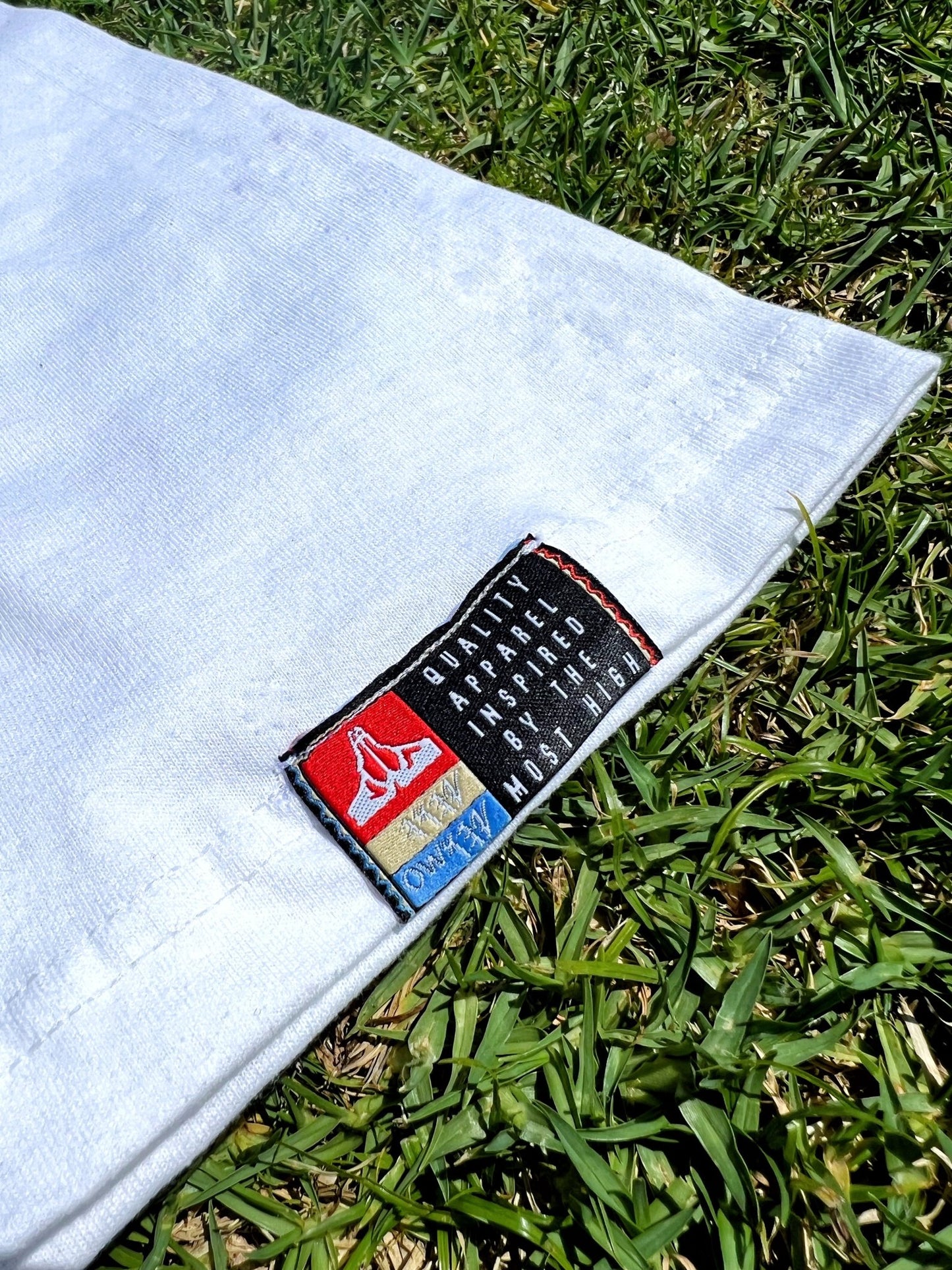 Christian Apparel: All Glory To God ‘Classic’ T-Shirt in Black or White featuring bold lettering. Perfect for Christian t-shirts, Christian streetwear, and Christian athletic wear fans seeking faith-inspired style and comfort.